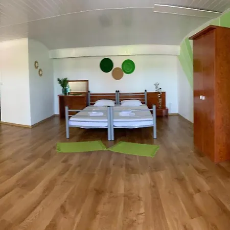 Casa Curcubeu بيت ضيافة كوربو