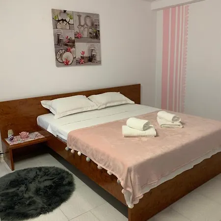 Casa Curcubeu * كوربو