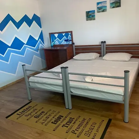Casa Curcubeu Гостевой дом Корбу
