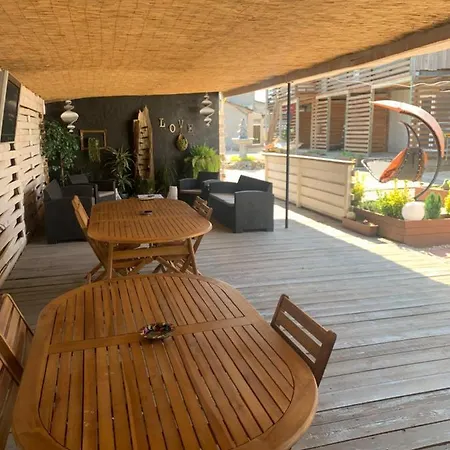 Casa Curcubeu Гостевой дом Корбу